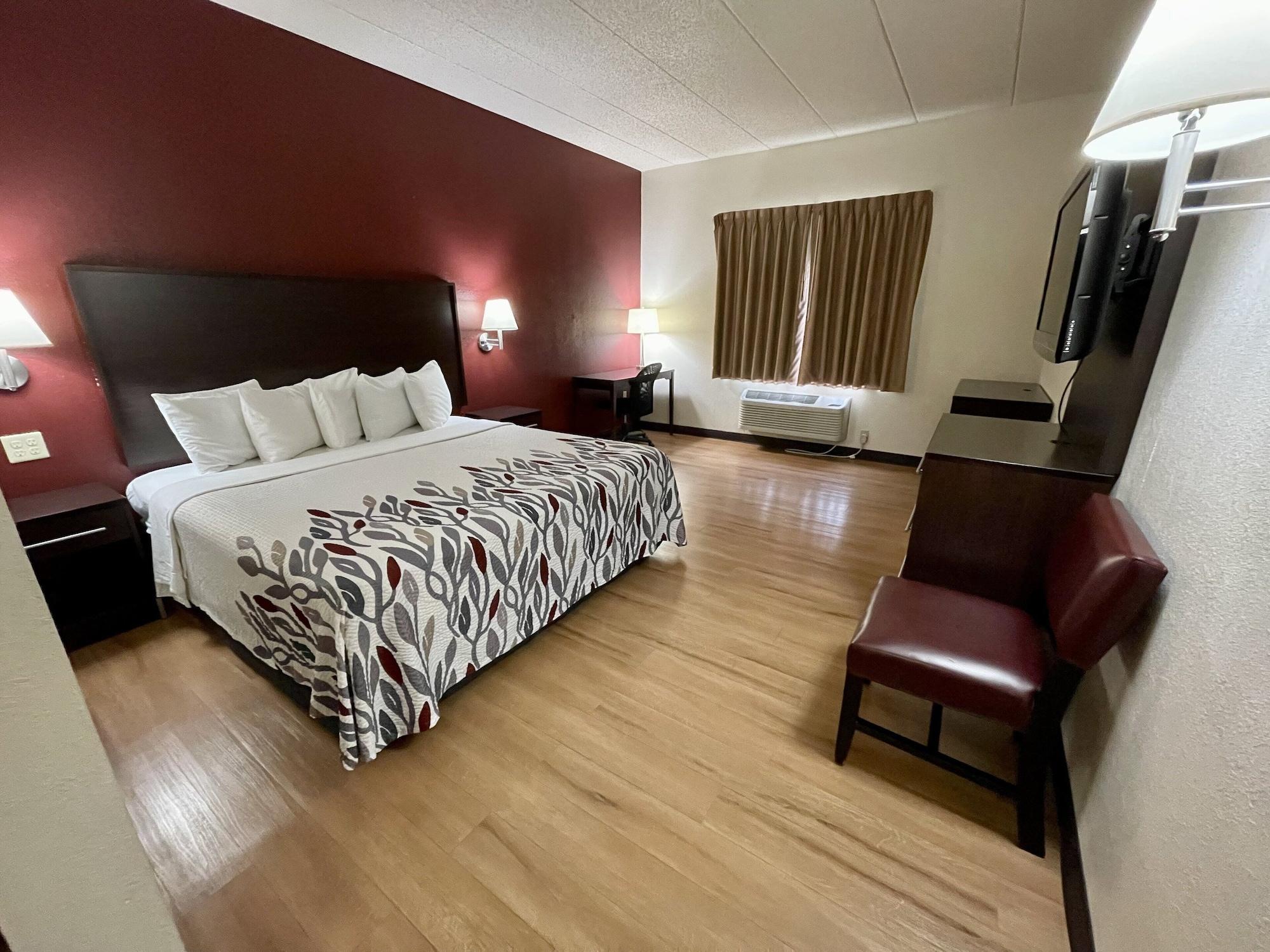 Red Roof Inn Sandusky - Milan Exterior photo