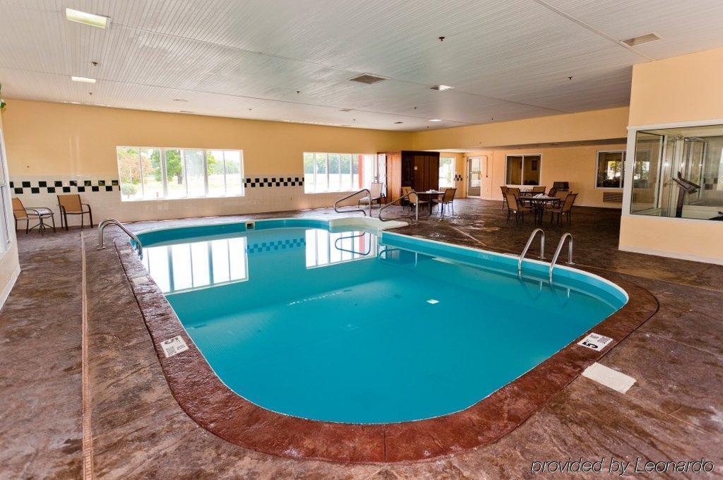 Red Roof Inn Sandusky - Milan Facilities photo